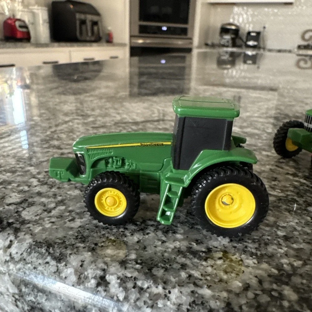 ERTL JOHN DEERE 8520 6400/6402 Tractors 1/64 Plastic Metal Used Toy 2 For 1‎